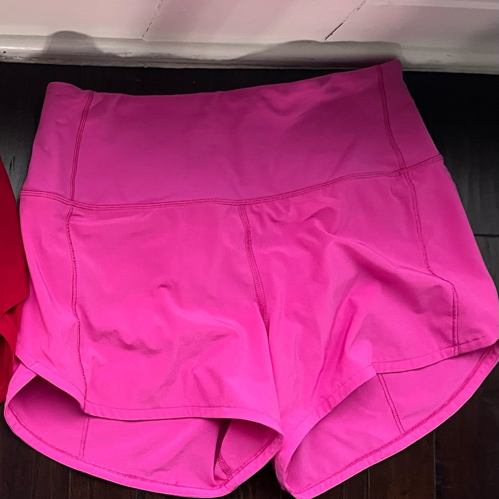 LuLuLemon size 4 Sonic Pink